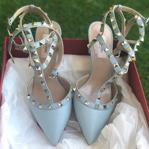 Valentino Rockstud leather pumps in Sky blue